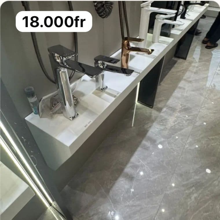 Mitigeurs de lavabo, plusieurs finitions