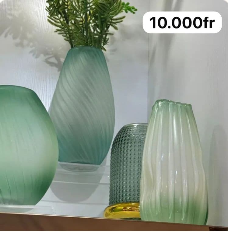 Vases décoratifs en verre vert